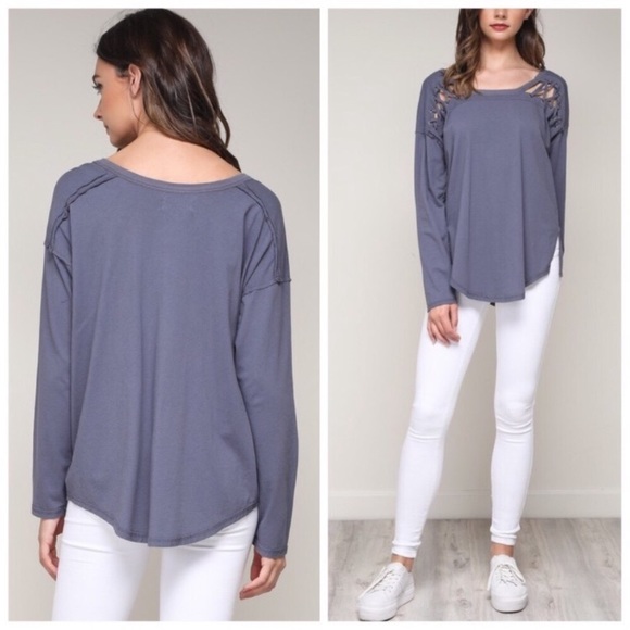 SALE❣️🎉 Host Pick🎉 Boutique Blouse w/ Cutout Detail - Picture 12 of 14